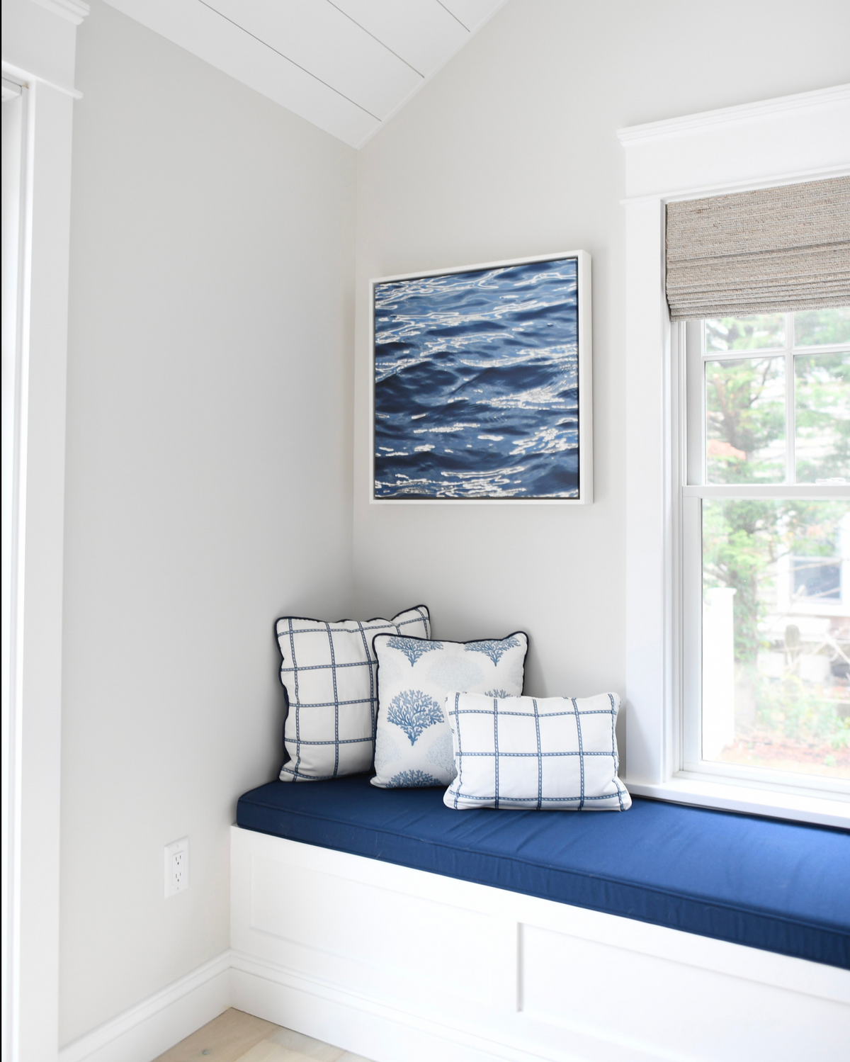 - | KBS | 30 x 30 Silver Seas